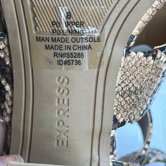 (O) Express Women's Ankle Strap Block Heel Faux Snake Skin Sandals Brown Size 8 - Picture 9 of 11